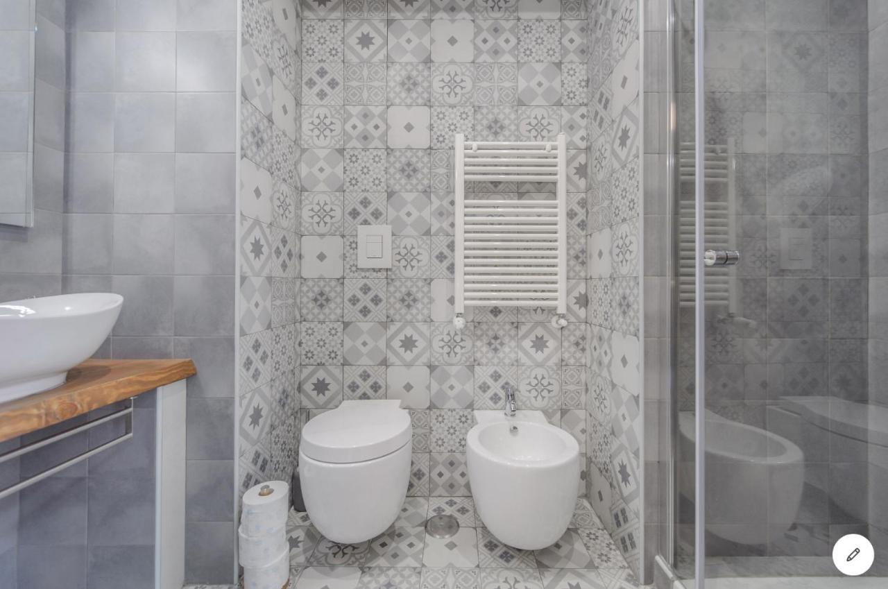 Museum Luxury Suites Napoli Esterno foto